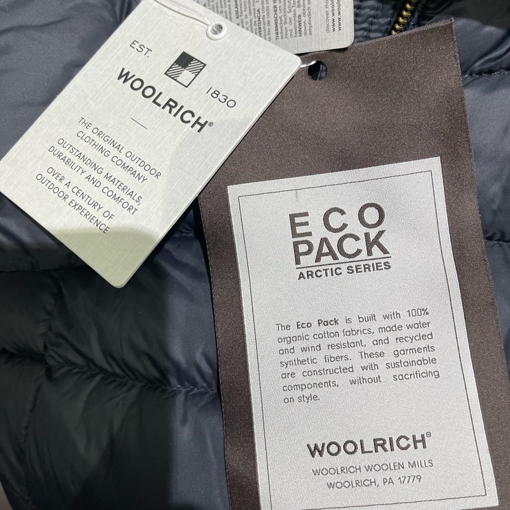 BNWT Woolrich light puffer hoodie Small black - Picture 9 of 12